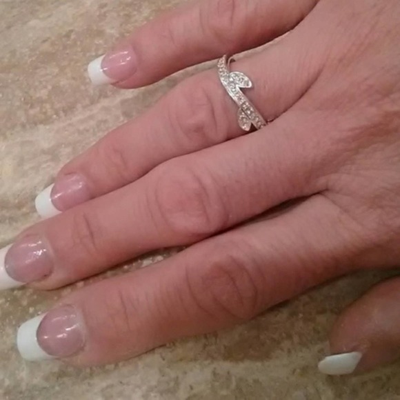 FAMILY TREE RING 925 Silver Size 8.5 Simulated Diamond Family Leaves Ring Dainty - Picture 6 of 12